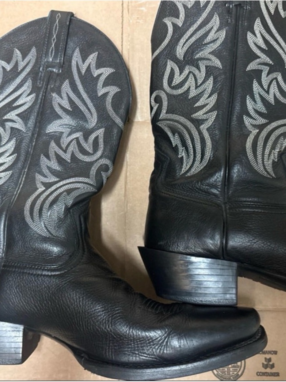 Ariat Black Leather Western Boots with Gray Embroidery